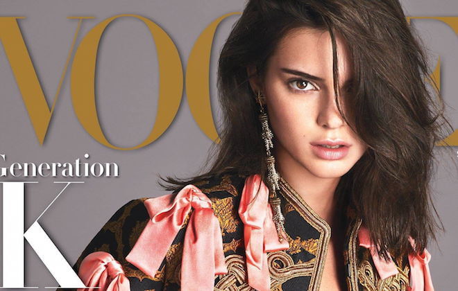 Vogue affronta nuove difficoltà mentre Anna Wintour, che gli esperti delle agenzie dicono abbia fatto fluire i soldi degli annunci, cambia focus