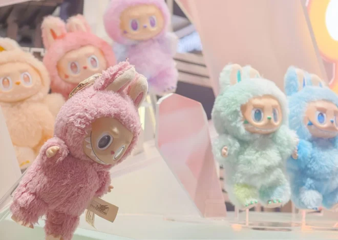 La mania di Labubu: come i mostri morbidi di Pop Mart stanno alimentando il movimento ‘kidult’