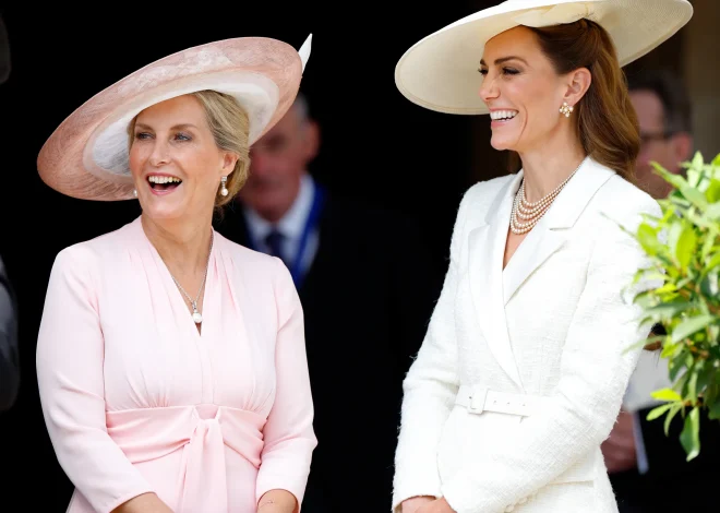 Kate Middleton e Sophie, la Duchessa di Edimburgo, mostrano il loro forte legame durante il Garter Day