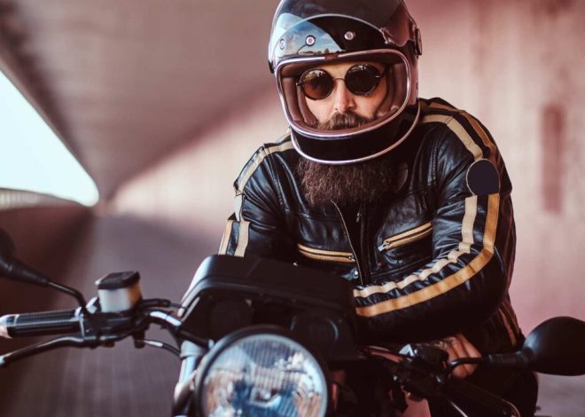 I Migliori Modi per Abbinare una Giacca in Pelle Cafe Racer